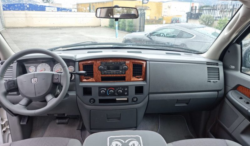 
								Dodge RAM 4.7 V8 Laramie full									