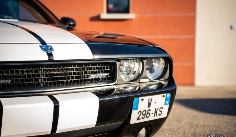 
								Dodge Challenger 6.1 V8 SRT first edition full									