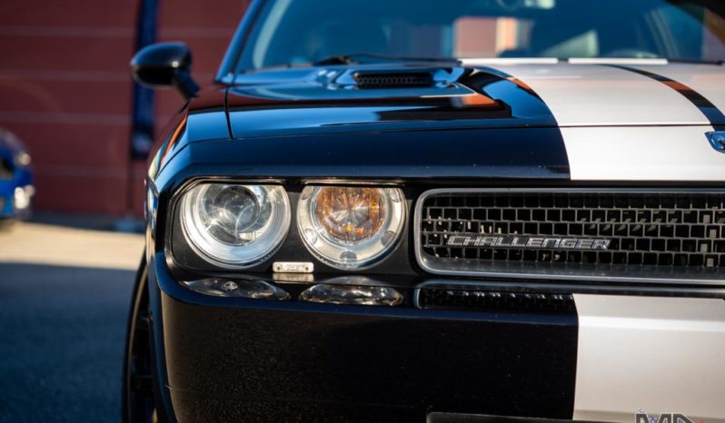 
								Dodge Challenger 6.1 V8 SRT first edition full									