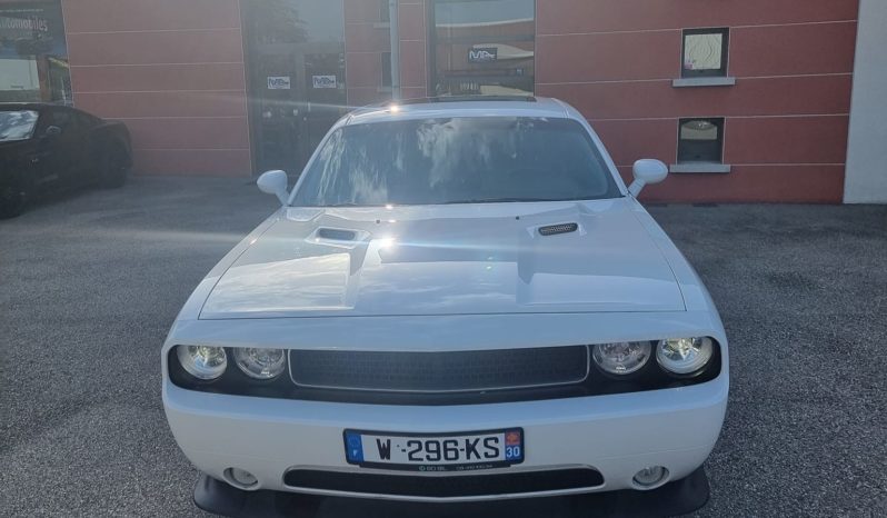 
								Dodge Challenger 6.4 V8 SRT8 full									