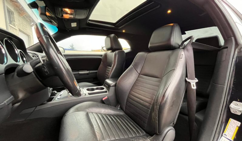 
								Dodge Challenger 5.7 V8 R/T+ full									