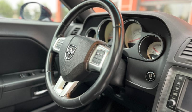 
								Dodge Challenger 5.7 V8 R/T+ full									
