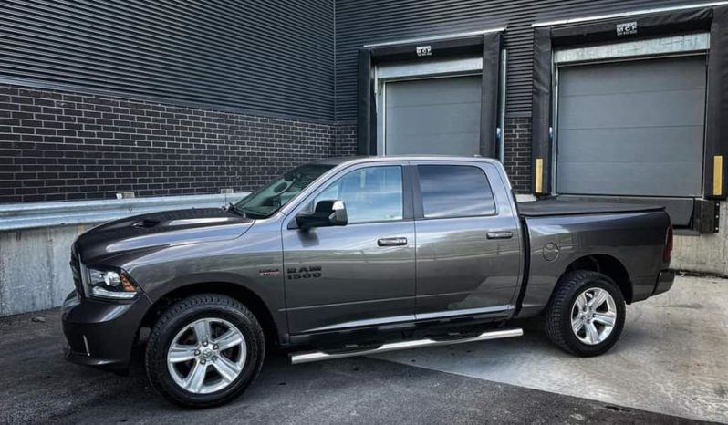 
								Dodge RAM 5.7 V8 Sport full									